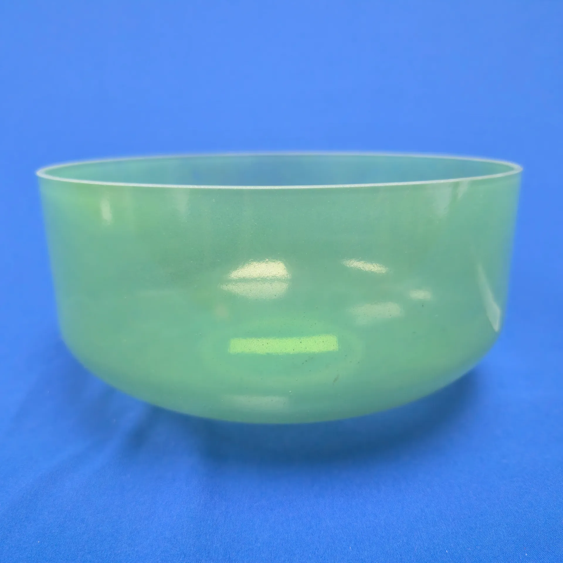 [#2831] 10" Tsavorite Infused Quartz Crystal Singing Bowl | 4D+22 | 297 Hz
