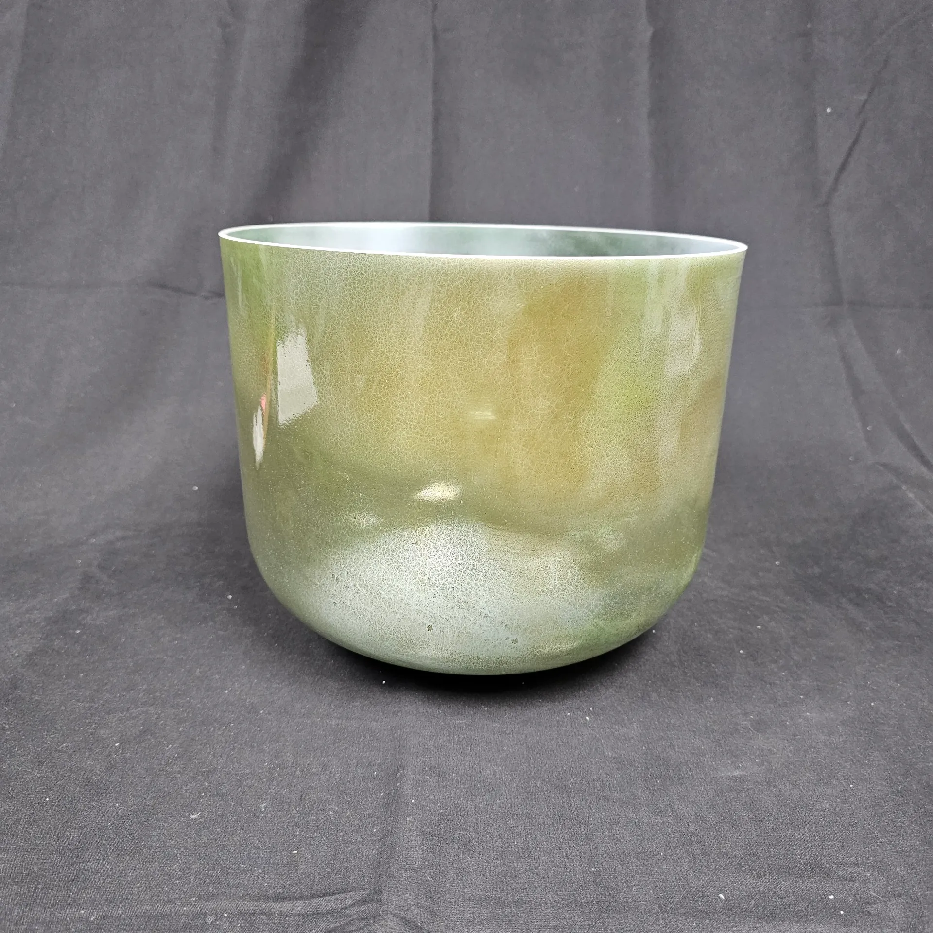 [3019] [#3019] 10" Moldavite Infused Quartz Crystal Singing Bowl | 3E+24 | 167 Hz
