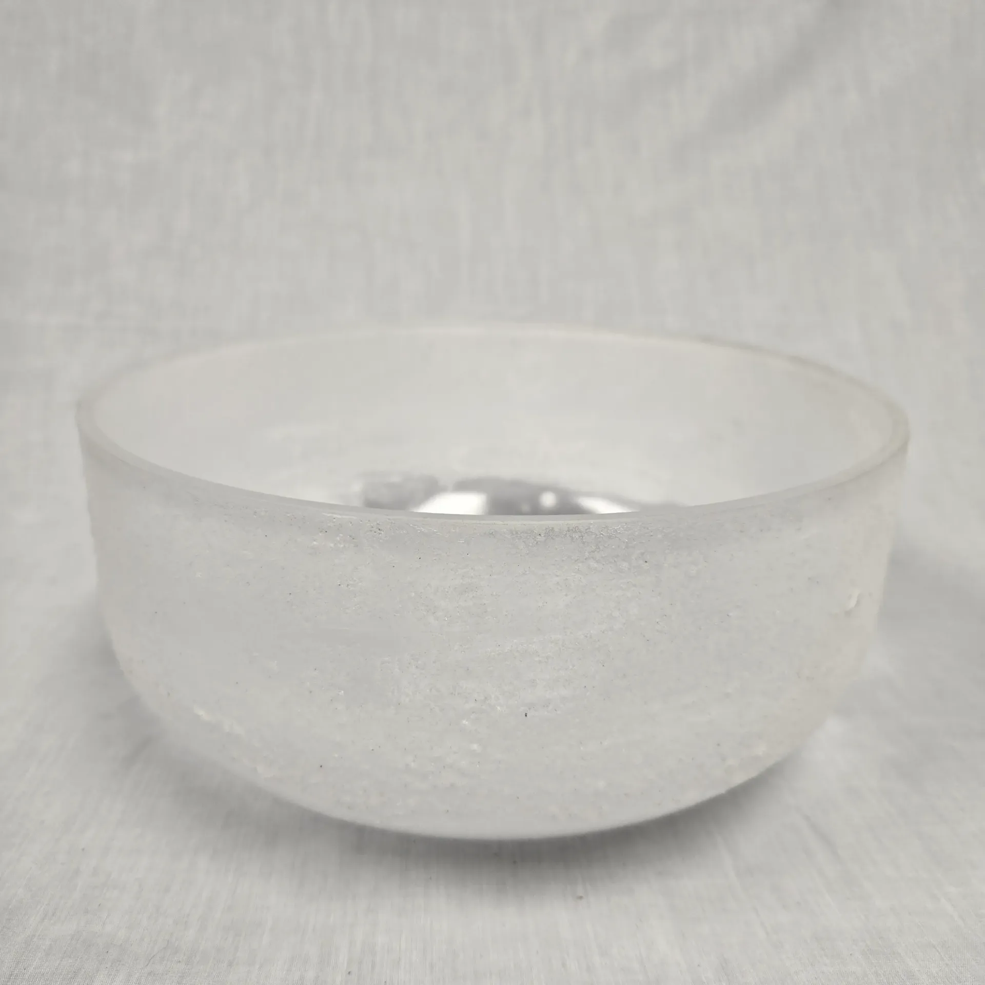 [#2642] 10" Vitamin D Infused Quartz Crystal Singing Bowl | 4E+5 | 330 Hz