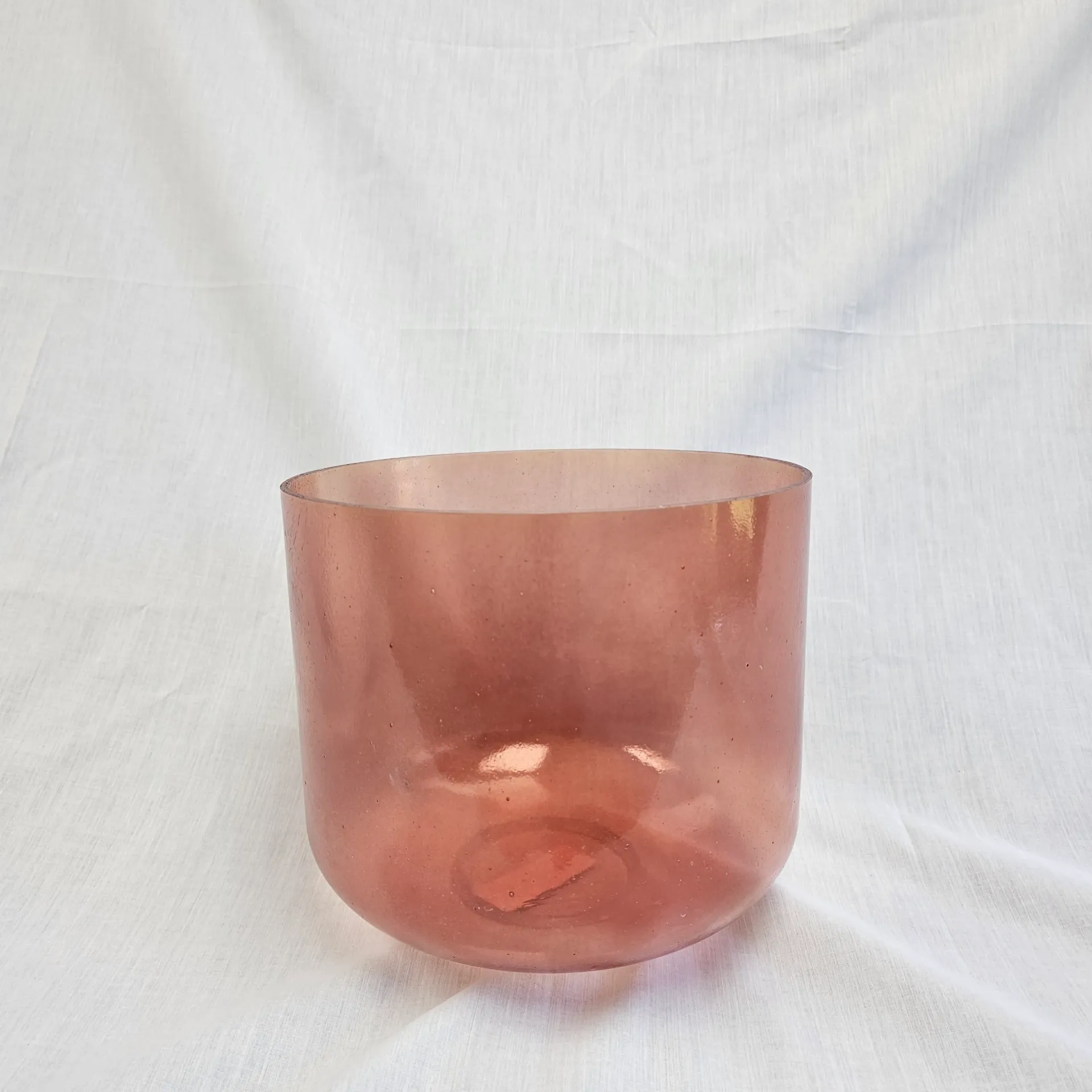 [#3689] Rose Quartz Infused Quartz Crystal Singing Bowl | 10" | 3A 0 | 220 Hz