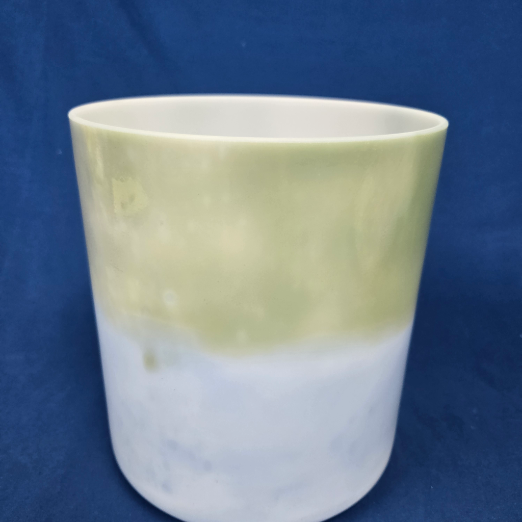 [3913] [#3913] 7" Spearmint & Blueberry Infused Quartz Crystal Singing Bowl | 4F-18 | 345 Hz