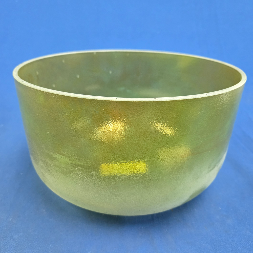 [4686] [4686] Tsavorite Infused Quartz Crystal Singing Bowl | 10" | 4C+13 | 263 Hz