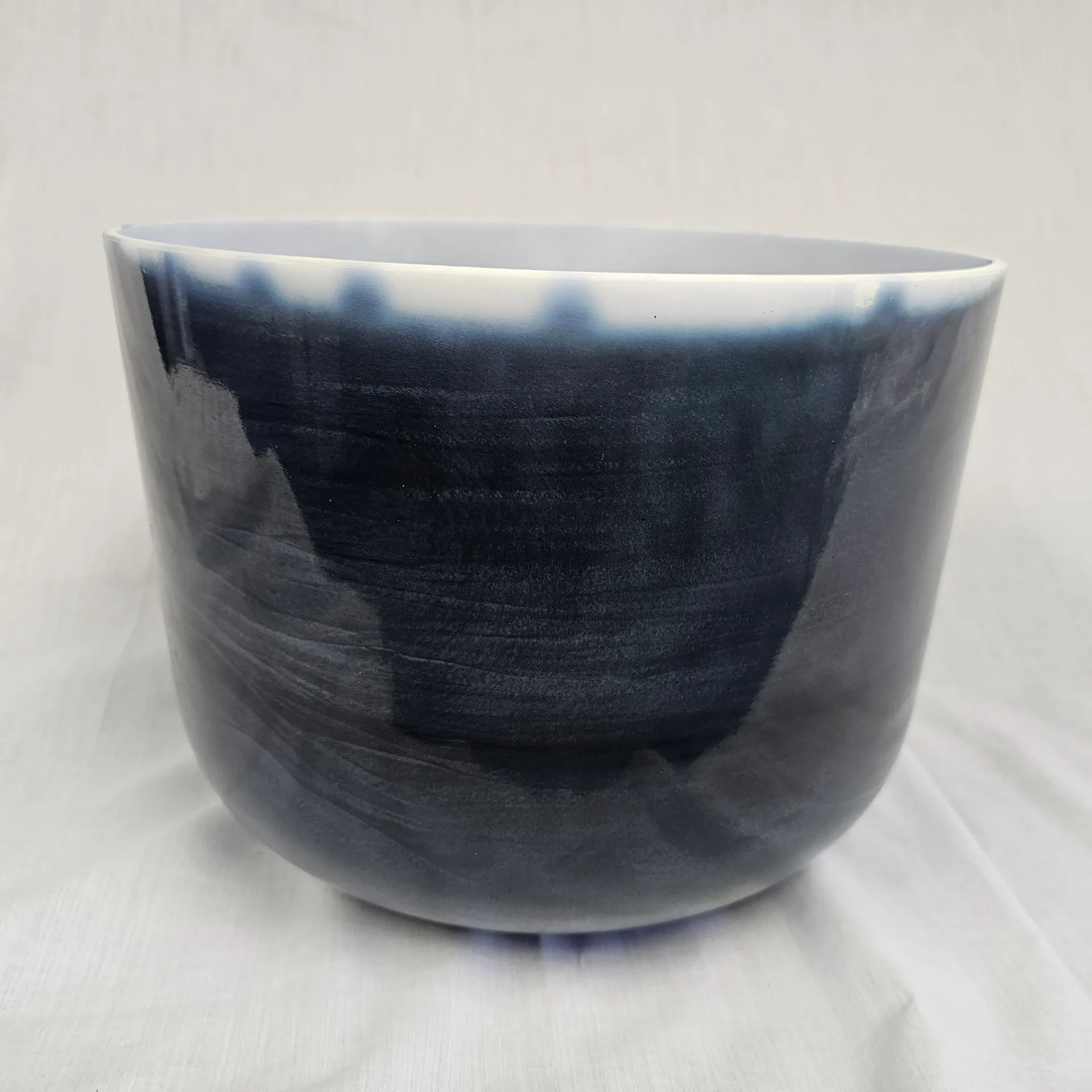 [#4783] Dumortierite Infused Quartz Crystal Singing Bowl | 12" | 3F -32 | 171Hz