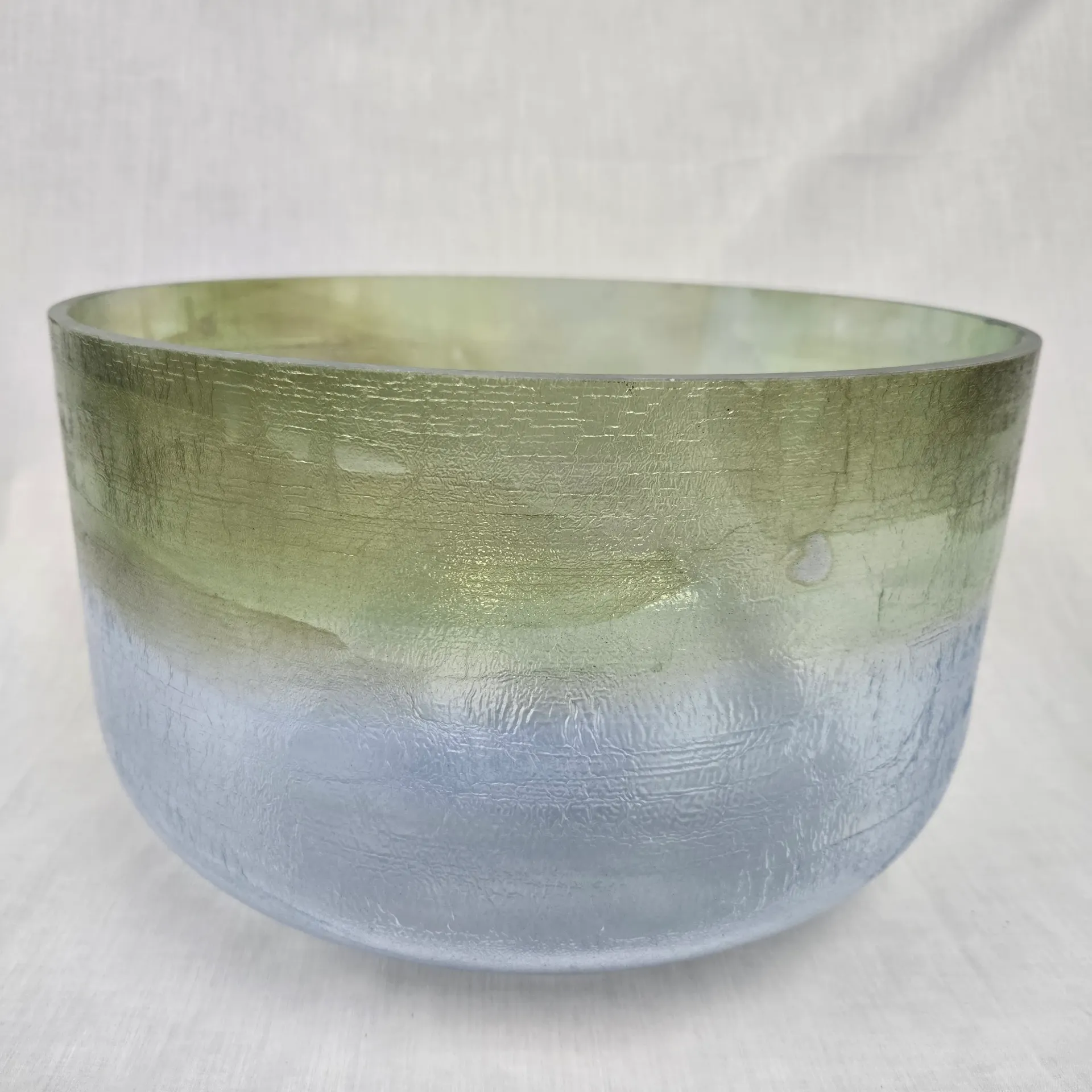 [#5001] 14" Spearmint & Blueberry Infused Quartz Crystal Singing Bowl | 3G#0 | 207 Hz