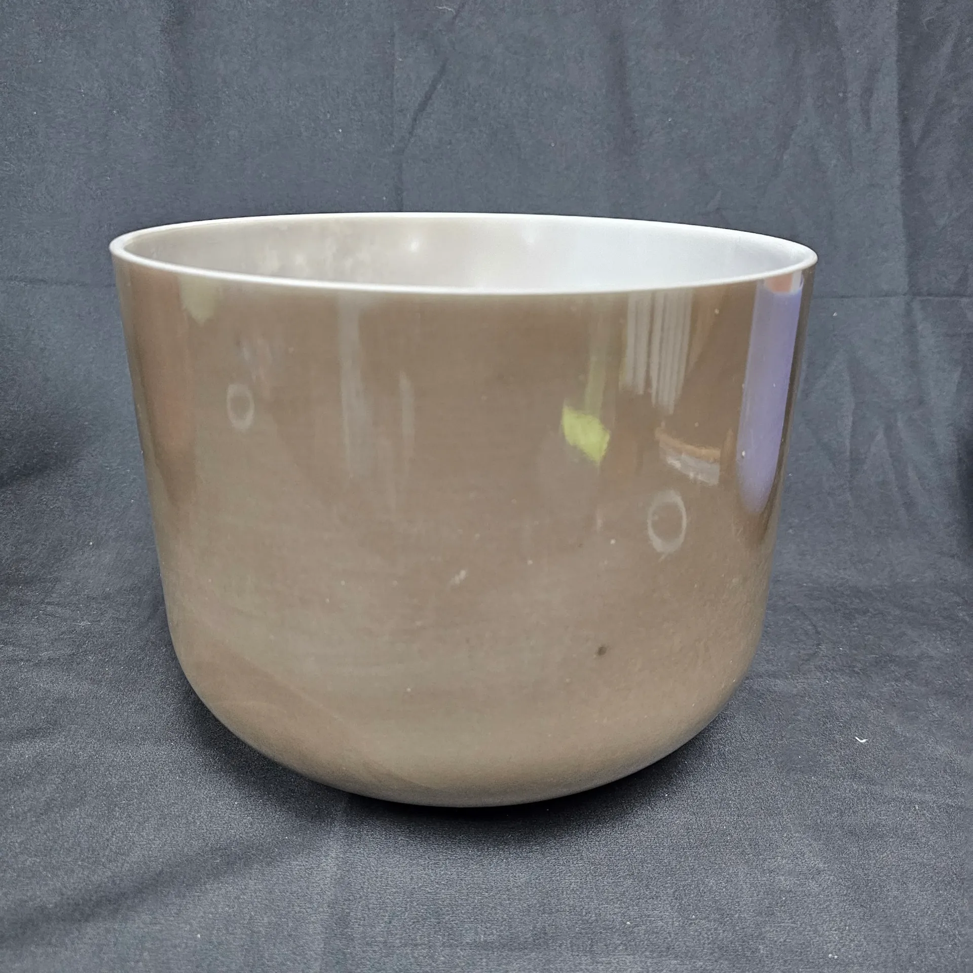 [#1700] 10" Trace Minerals Infused Quartz Crystal Singing Bowl | 3A+2 | 220 Hz